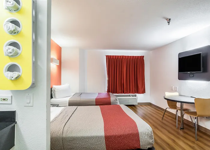 Hotel 6-harvey, Il 4*