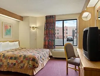 Hotel 6-harvey, Il 4*